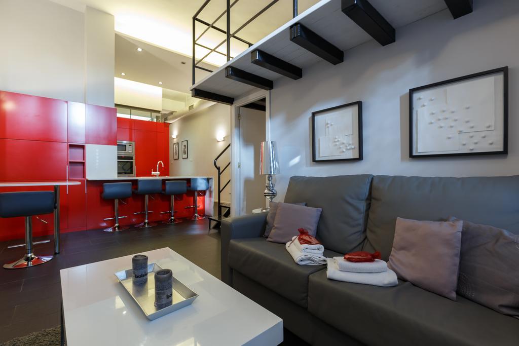 Alcam Futbol Apartment บาร์เซโลนา ภายนอก รูปภาพ