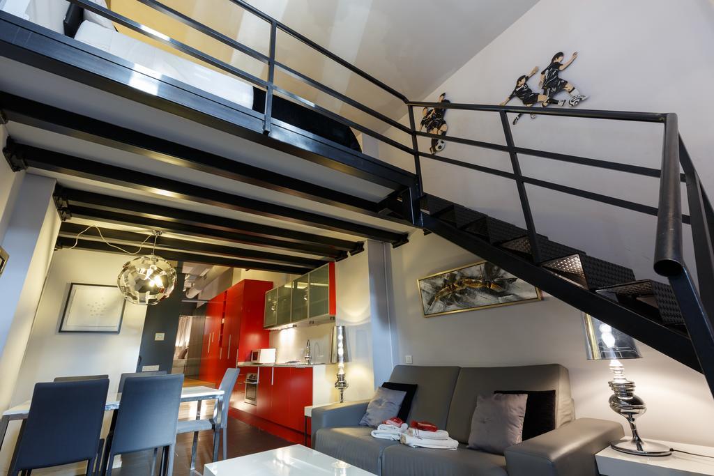 Alcam Futbol Apartment บาร์เซโลนา ภายนอก รูปภาพ