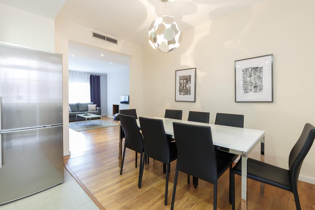 Alcam Futbol Apartment บาร์เซโลนา ภายนอก รูปภาพ