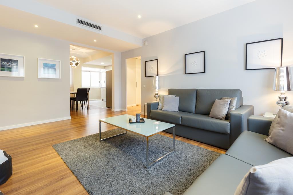 Alcam Futbol Apartment บาร์เซโลนา ภายนอก รูปภาพ