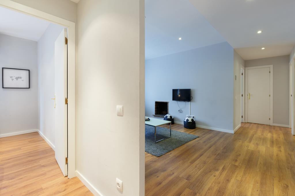 Alcam Futbol Apartment บาร์เซโลนา ภายนอก รูปภาพ