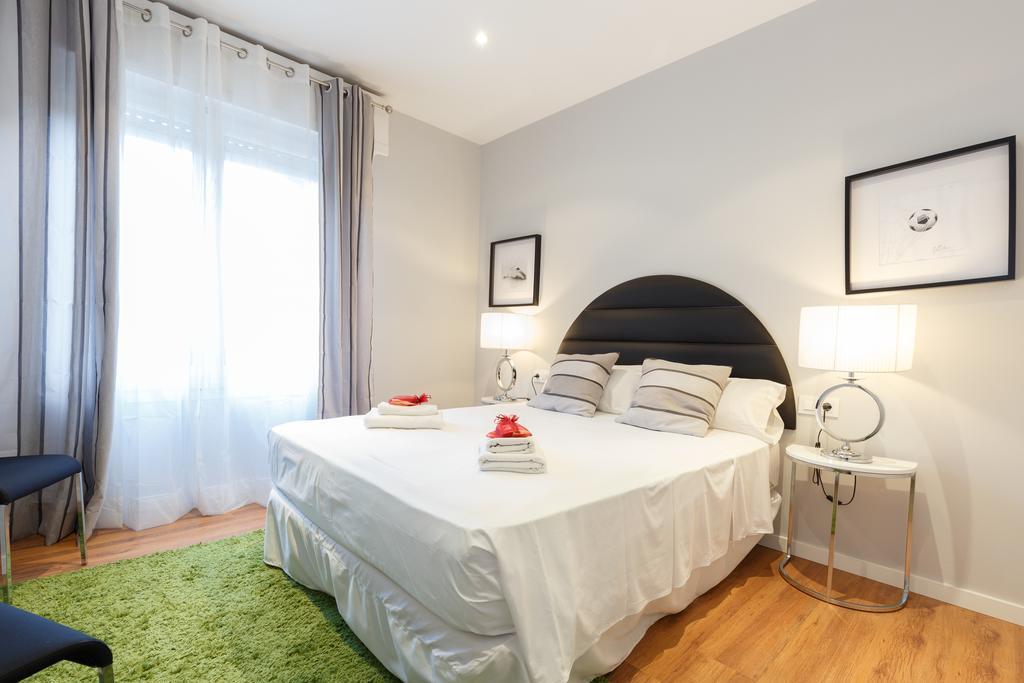 Alcam Futbol Apartment บาร์เซโลนา ภายนอก รูปภาพ