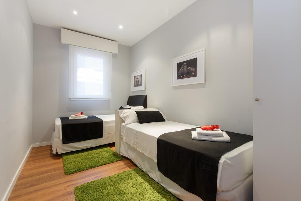 Alcam Futbol Apartment บาร์เซโลนา ภายนอก รูปภาพ