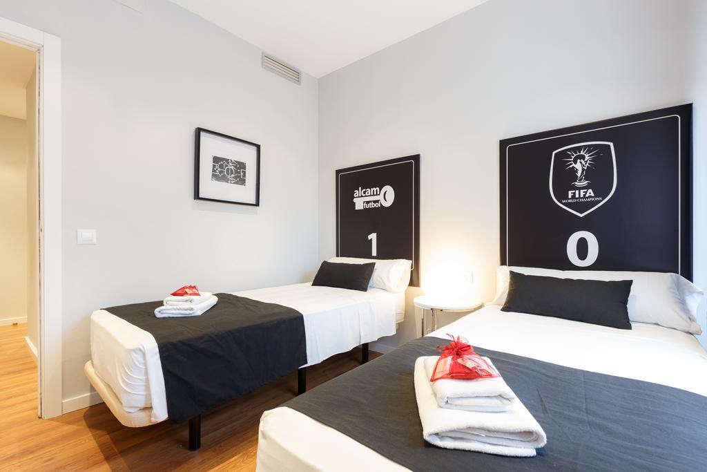 Alcam Futbol Apartment บาร์เซโลนา ภายนอก รูปภาพ